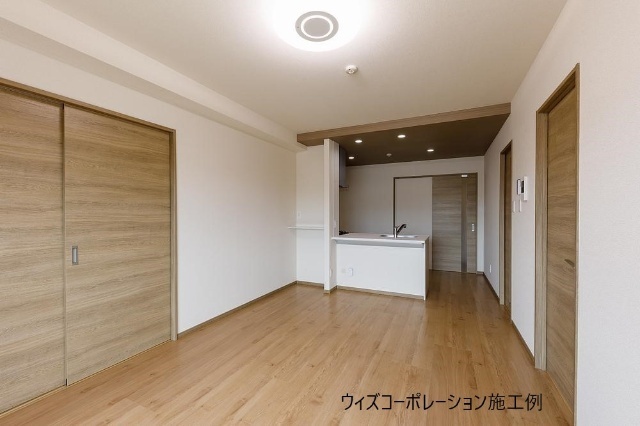 拡大写真:藤枝市前島1丁目 4階404の居間