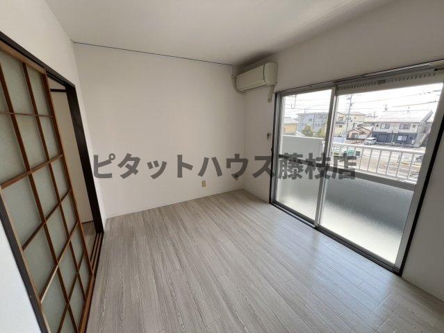 拡大写真:焼津市三ケ名 4階403の居間