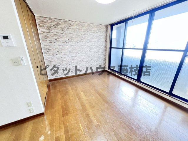 拡大写真:焼津市焼津1丁目 2階203の居間