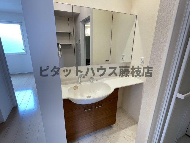 拡大写真:藤枝市高柳3丁目 1階102の洗面所