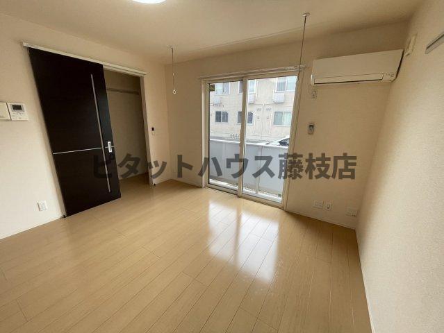 拡大写真:藤枝市高柳3丁目 1階102の居間