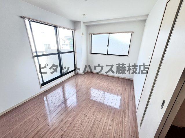 拡大写真:焼津市焼津5丁目 2階201の洋室