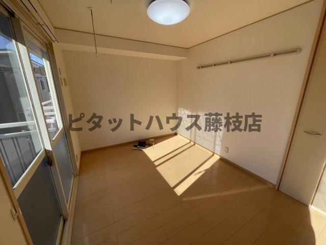拡大写真:藤枝市高柳4丁目 2階201の居間