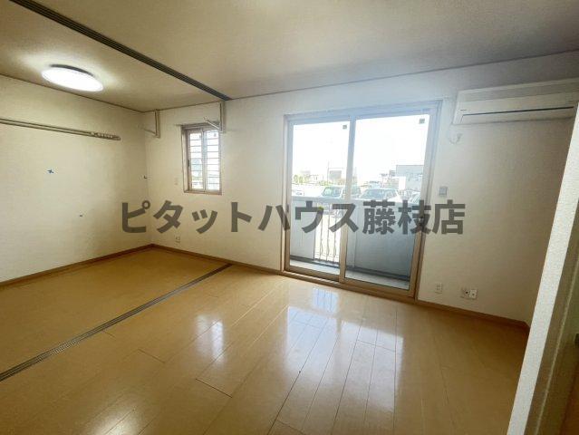 拡大写真:藤枝市小石川町4丁目 1階102の居間