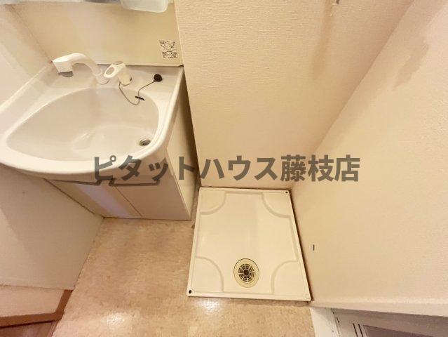 拡大写真:藤枝市小石川町4丁目 1階102の洗面所