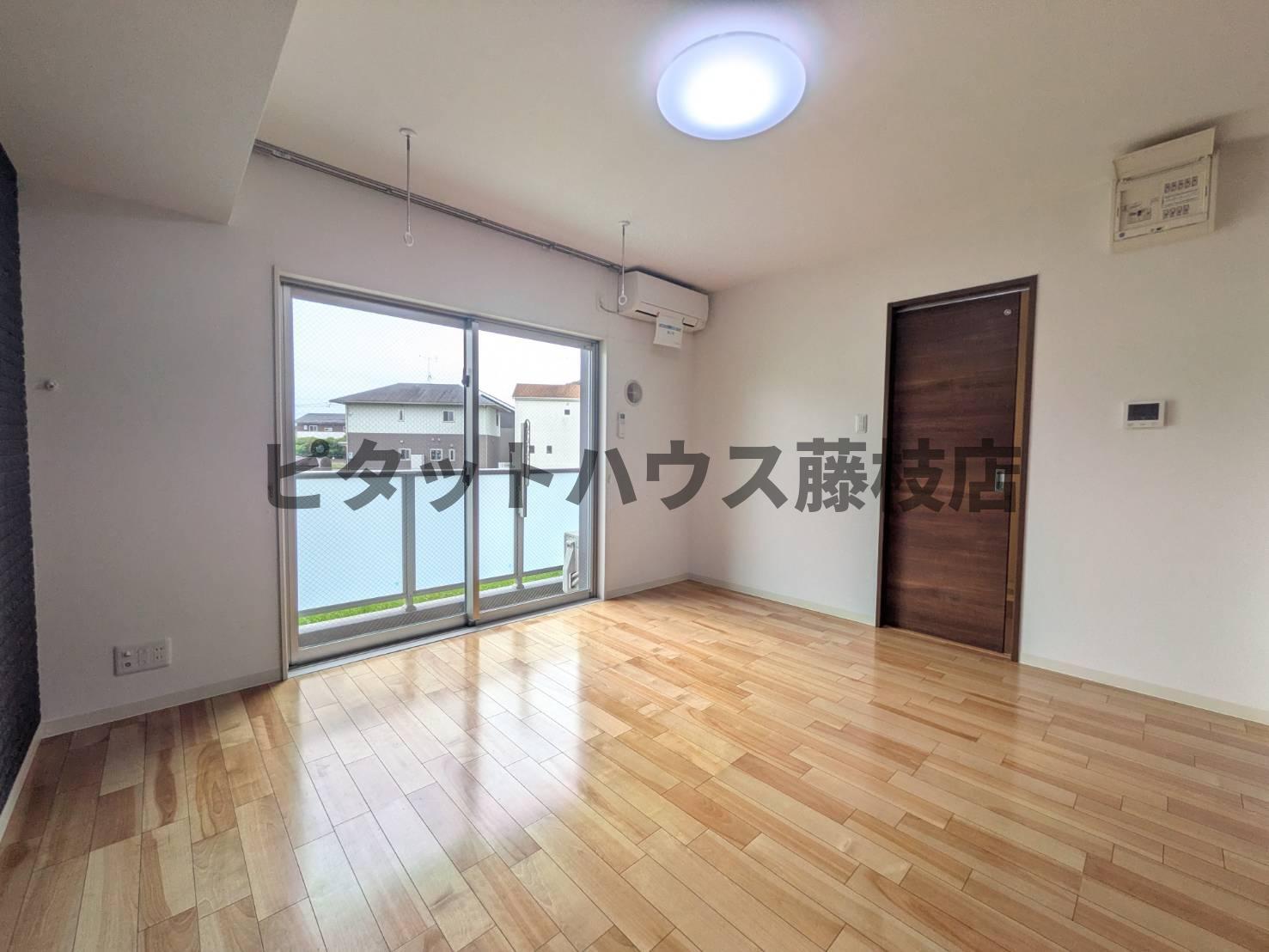 拡大写真:藤枝市下青島 1階103の居間