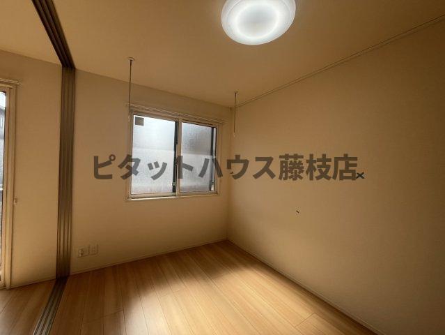 拡大写真:藤枝市小石川町2丁目 1階103の洋室
