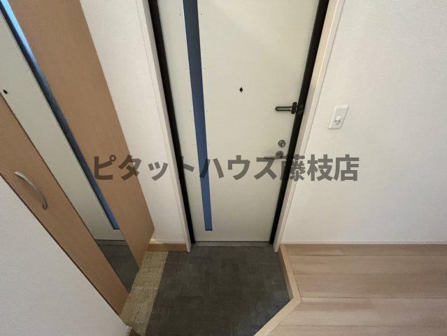 拡大写真:藤枝市小石川町2丁目 1階103の玄関