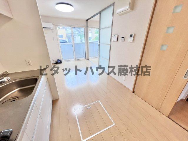 拡大写真:藤枝市瀬戸新屋 1階101の居間