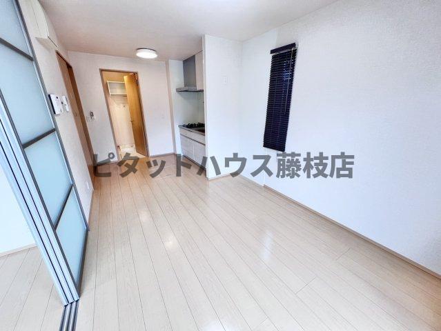 拡大写真:藤枝市瀬戸新屋 1階101の居間