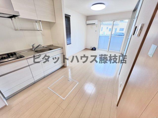 拡大写真:藤枝市瀬戸新屋 1階101の居間