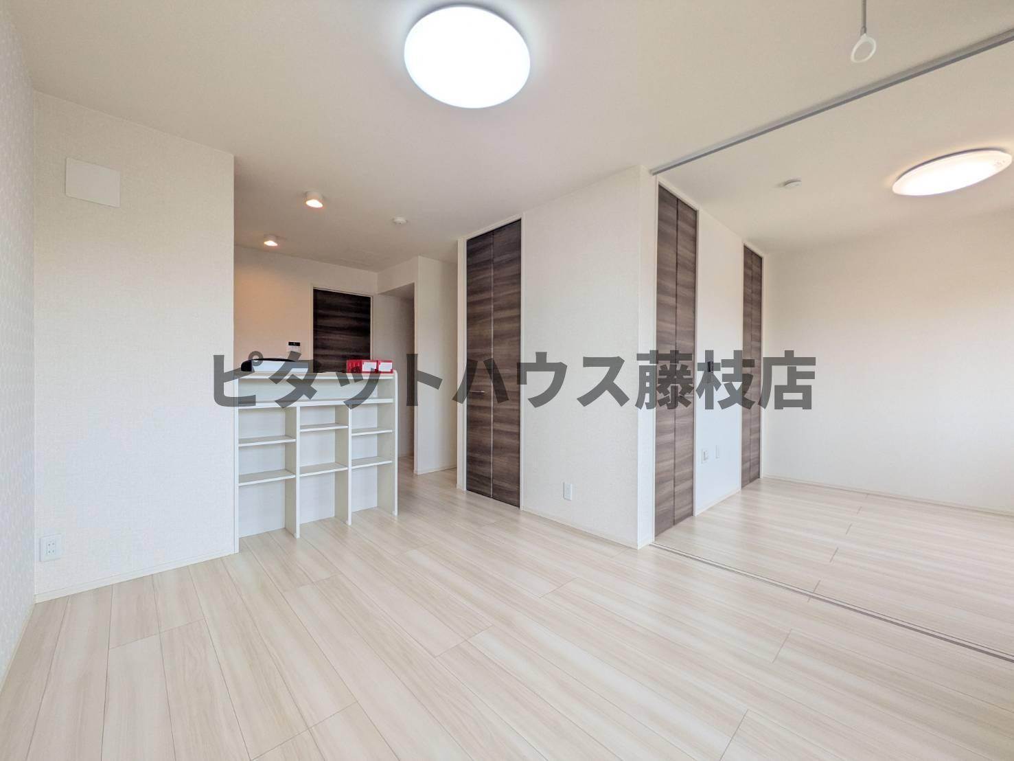 拡大写真:藤枝市南駿河台4丁目 2階202の居間