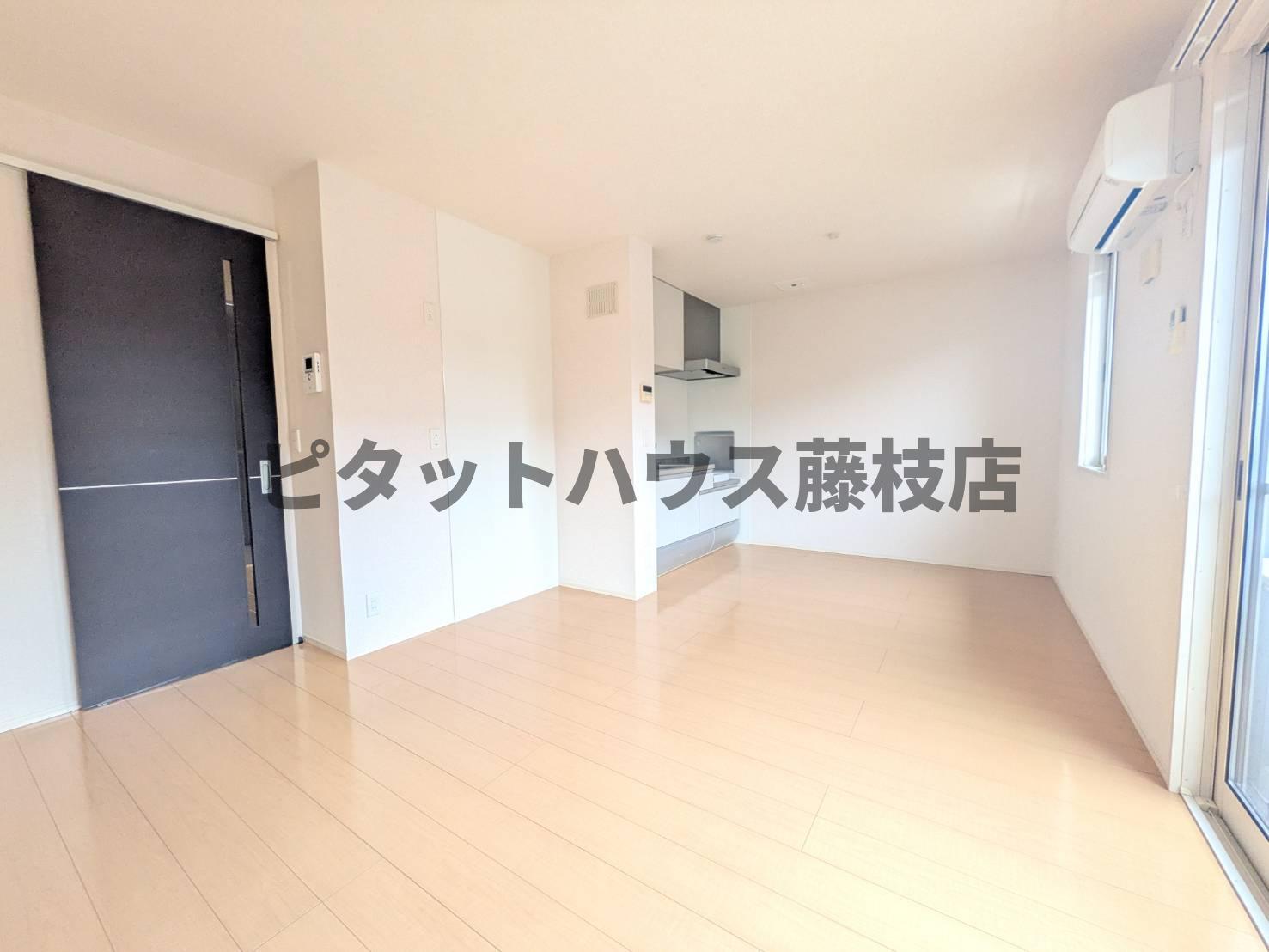拡大写真:藤枝市五十海4丁目 2階201の居間