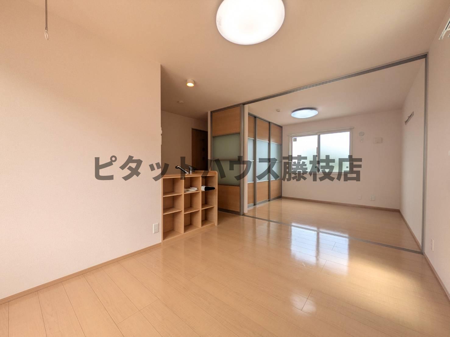 拡大写真:藤枝市南駿河台6丁目 1階101の居間