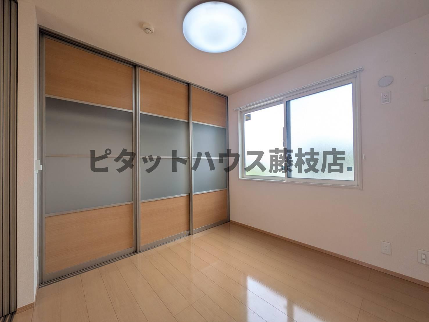 拡大写真:藤枝市南駿河台6丁目 1階101の洋室