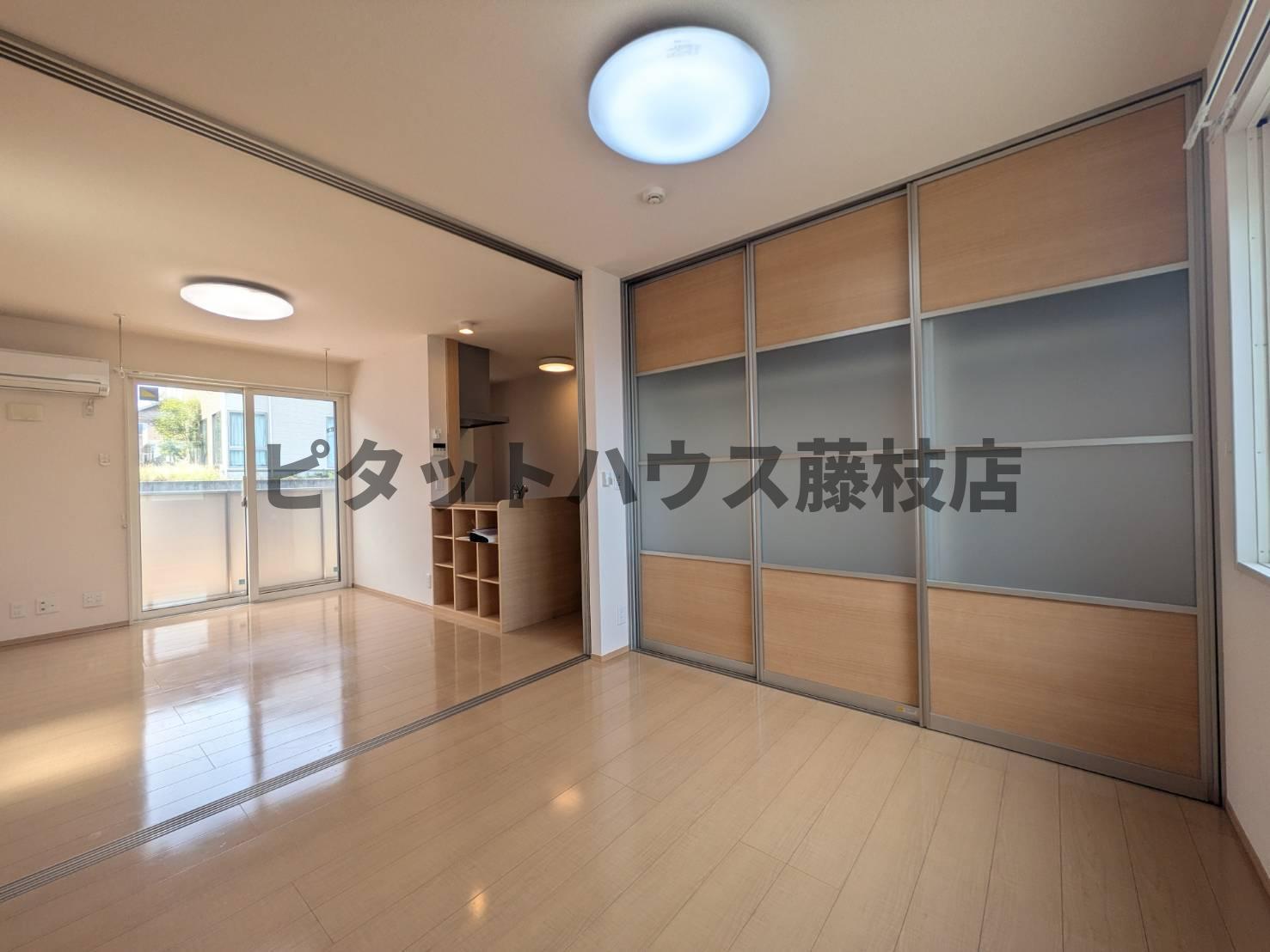 拡大写真:藤枝市南駿河台6丁目 1階101の洋室