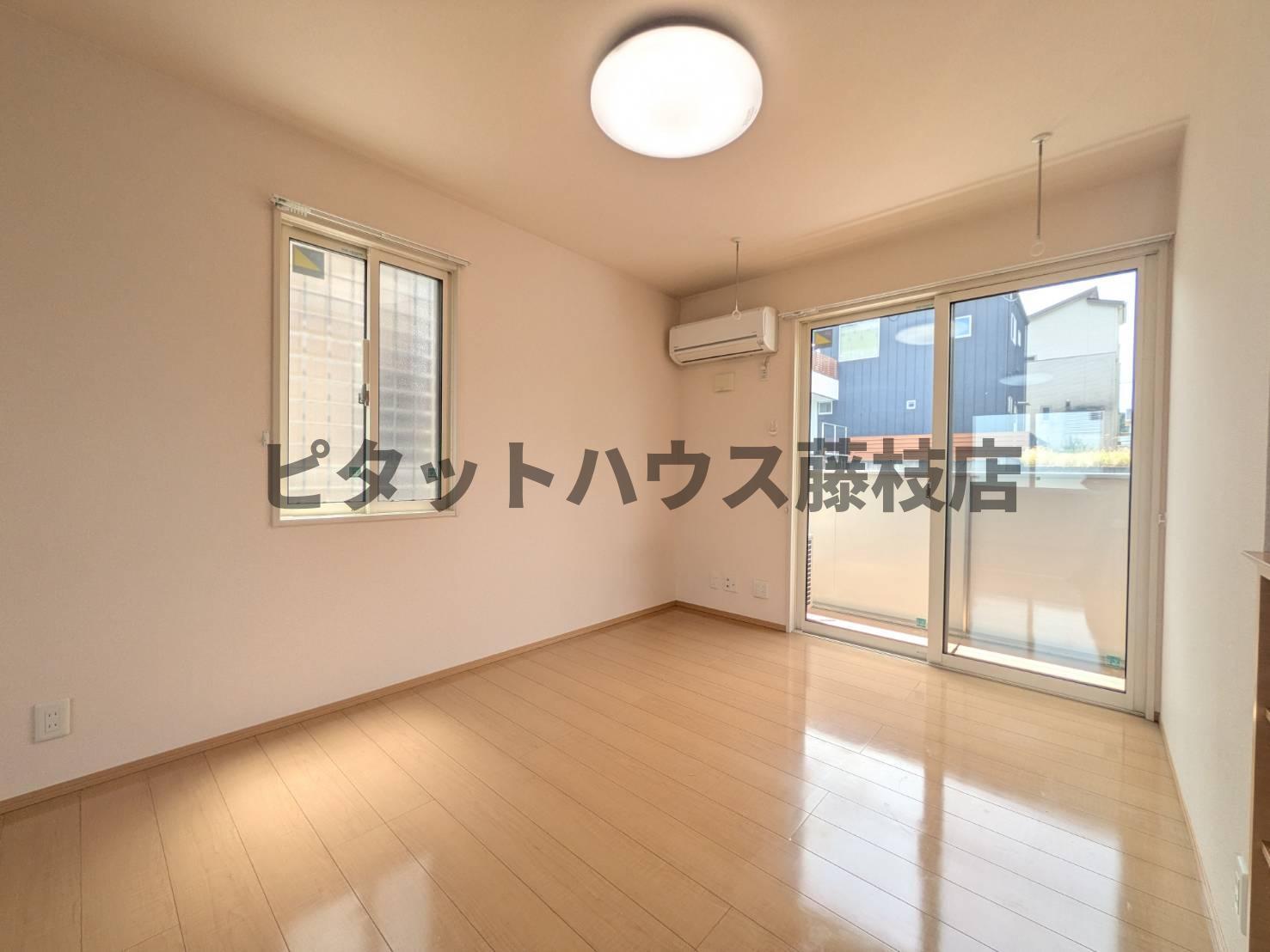 拡大写真:藤枝市南駿河台6丁目 1階101の居間