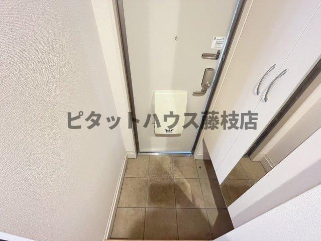 拡大写真：藤枝市高柳 1階102の玄関