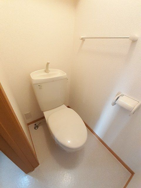 拡大写真:藤枝市横内 2階201のトイレ