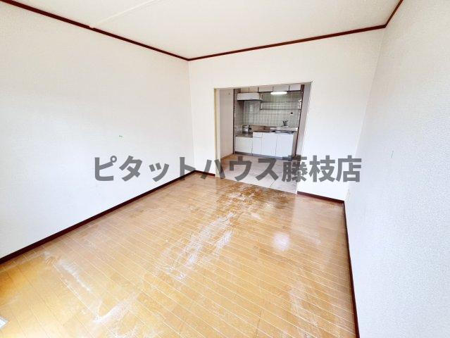 拡大写真:焼津市西小川2丁目 1階102の居間