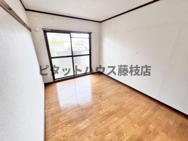 拡大写真:焼津市西小川2丁目 1階102の洋室