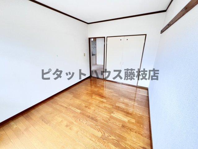拡大写真:焼津市西小川2丁目 1階102の洋室