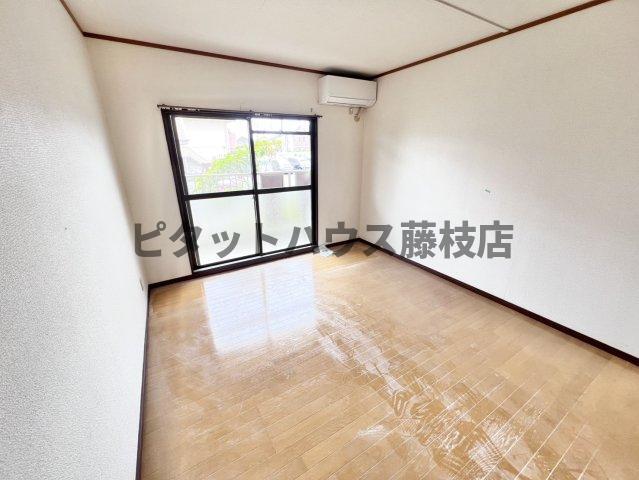 拡大写真:焼津市西小川2丁目 1階102の居間