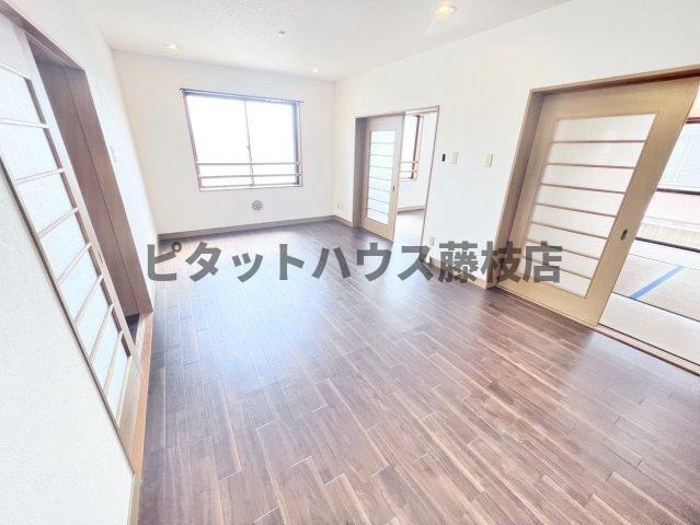拡大写真:焼津市駅北1丁目 2階201の居間