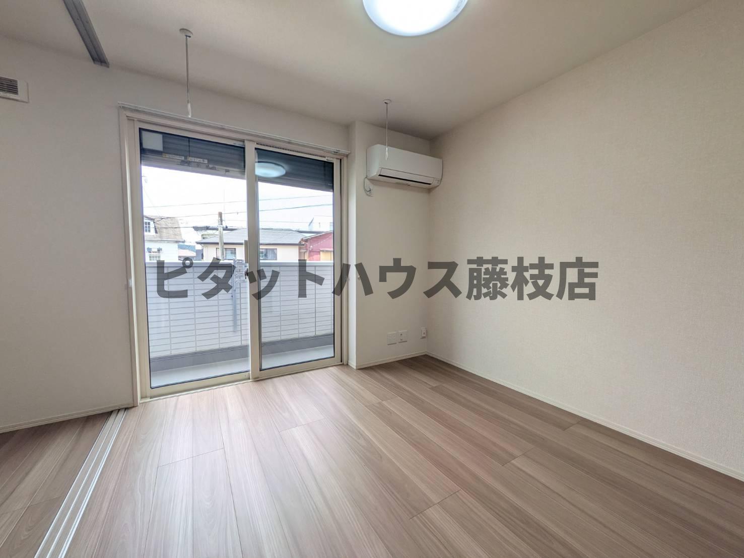 拡大写真:藤枝市下青島 2階201の居間