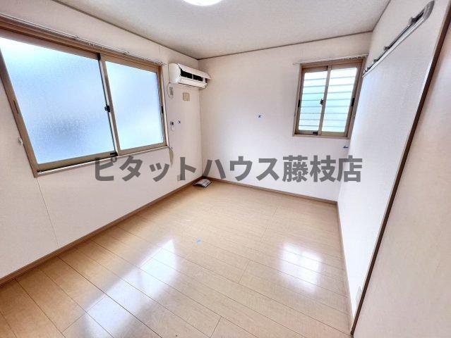 拡大写真:藤枝市高岡2丁目 1階101の洋室