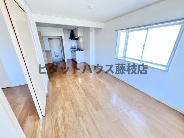 拡大写真:牧之原市細江 1階101の居間