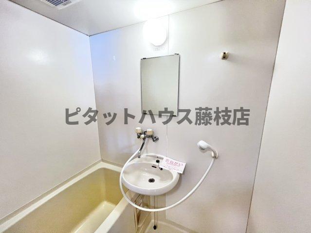 拡大写真:牧之原市細江 1階101の洗面所