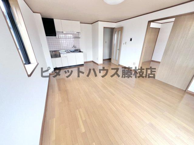拡大写真:焼津市南小川1丁目 2階202の居間