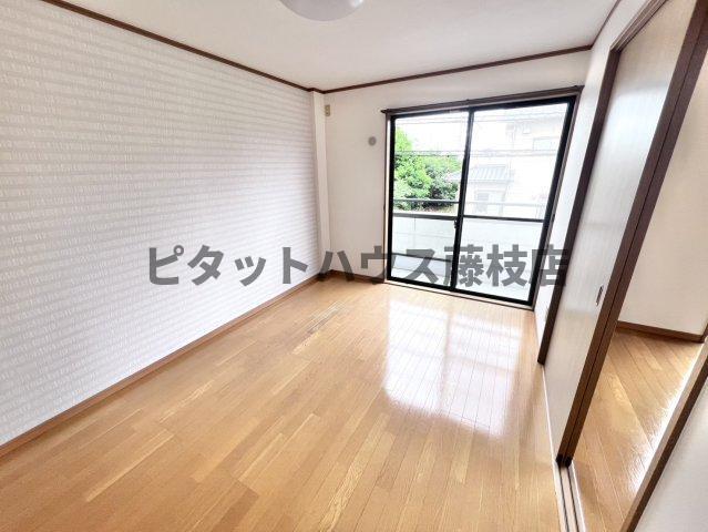 拡大写真:焼津市南小川1丁目 2階202の洋室