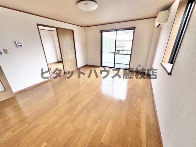 拡大写真:焼津市南小川1丁目 2階202の居間