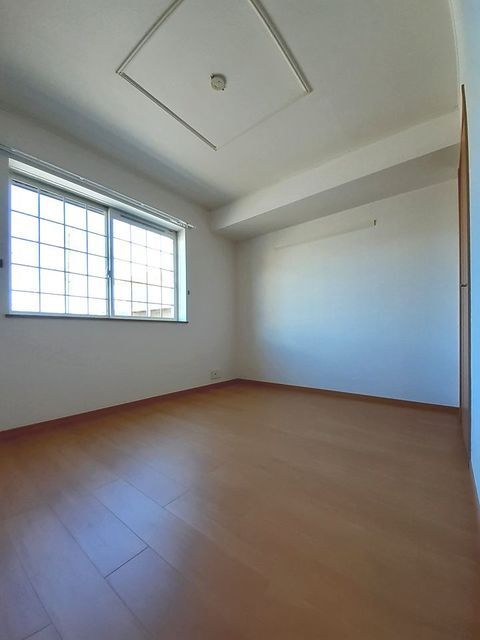 拡大写真：牧之原市細江 1階102の洋室