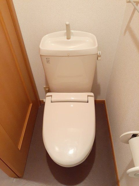 拡大写真：牧之原市細江 1階102のトイレ