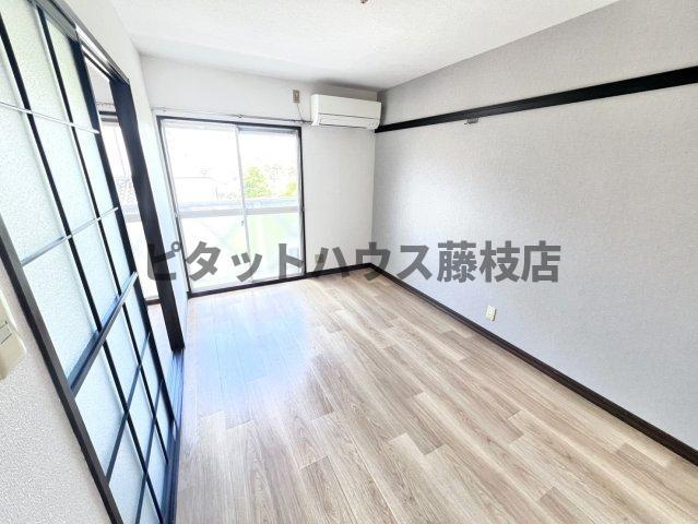 拡大写真:焼津市八楠1丁目 2階202の洗面所