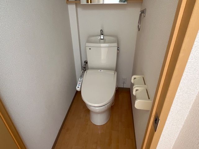 拡大写真:榛原郡吉田町片岡 3階302のトイレ