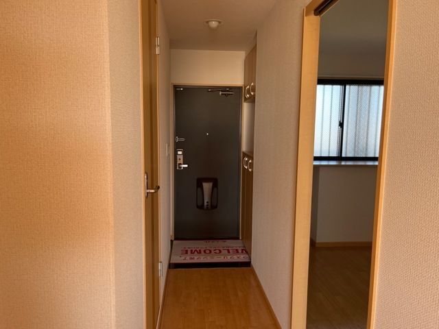 拡大写真:榛原郡吉田町片岡 3階302の玄関