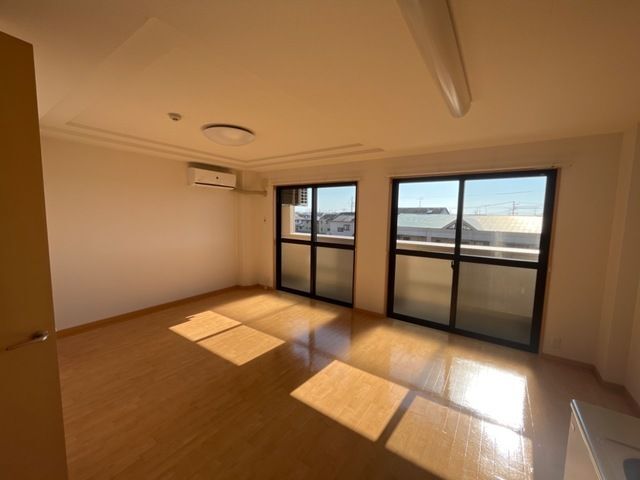拡大写真:榛原郡吉田町片岡 3階302の居間