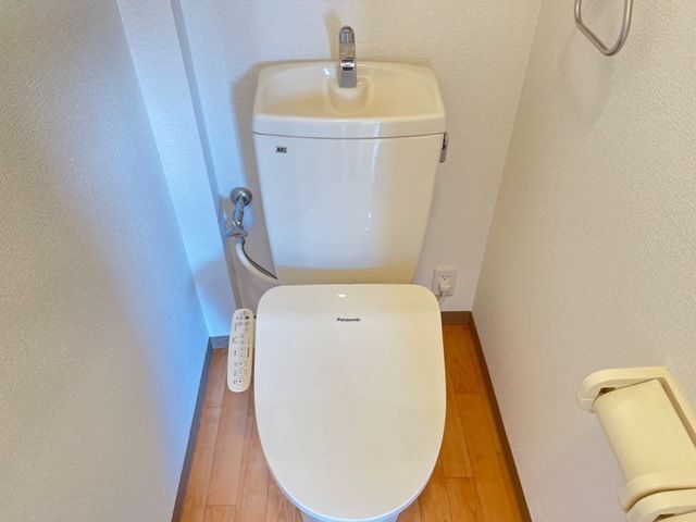 拡大写真:榛原郡吉田町片岡 3階301のトイレ