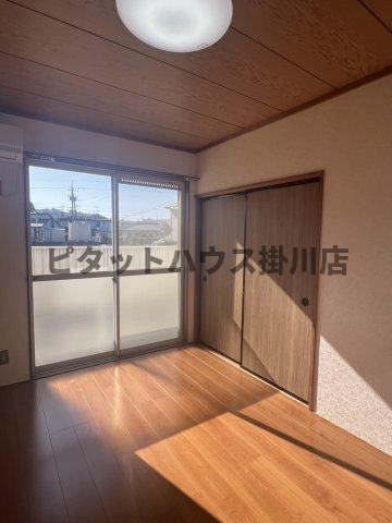 拡大写真:掛川市緑ケ丘2丁目 1階103の居間