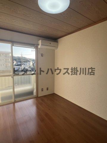 拡大写真：掛川市緑ケ丘２丁目 2階202の居間
