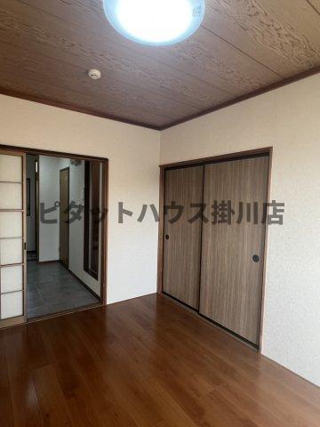 拡大写真：掛川市緑ケ丘２丁目 2階202の居間
