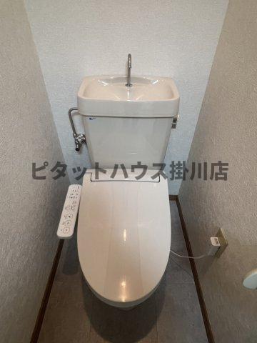 拡大写真：掛川市緑ケ丘２丁目 2階202のトイレ