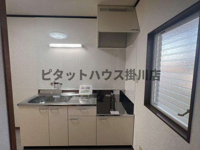 拡大写真：掛川市緑ケ丘２丁目 2階202のキッチン