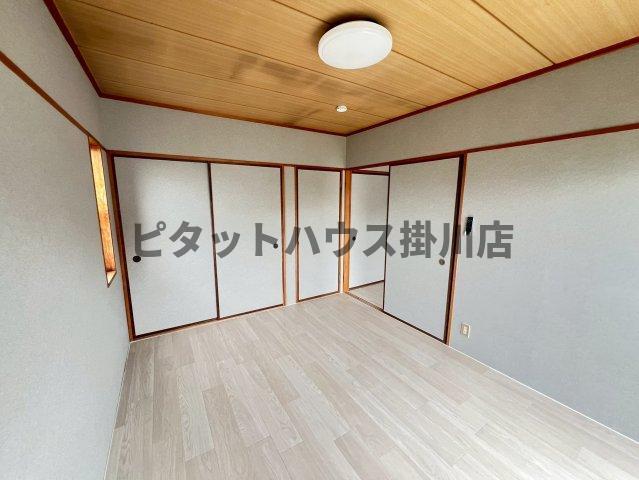 拡大写真:袋井市方丈4丁目 2階A2の洋室
