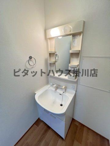 拡大写真:袋井市岡崎 1階101の独立洗面台