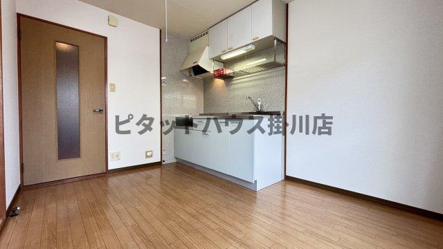 拡大写真:掛川市富部 1階106の居間